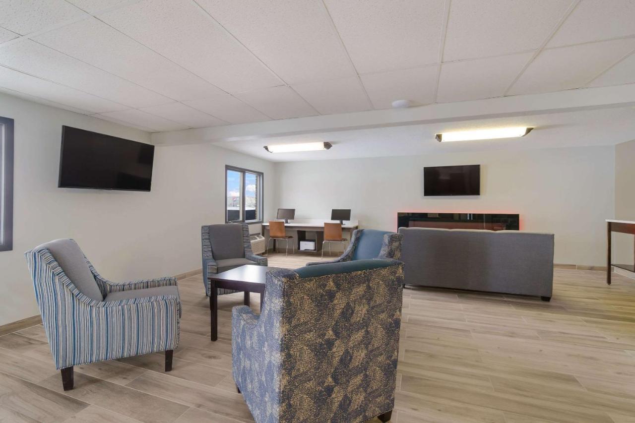 Econo Lodge Williston Kültér fotó