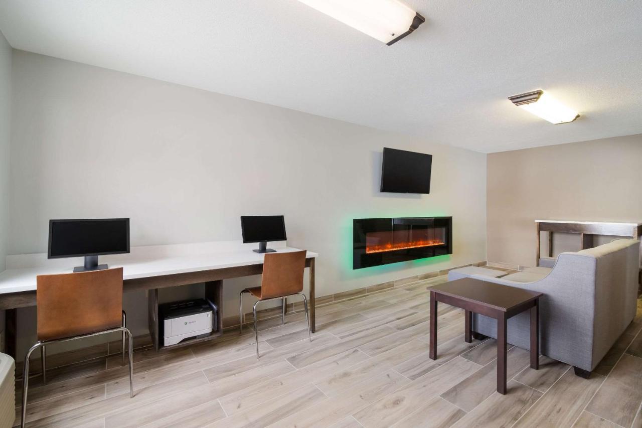 Econo Lodge Williston Kültér fotó