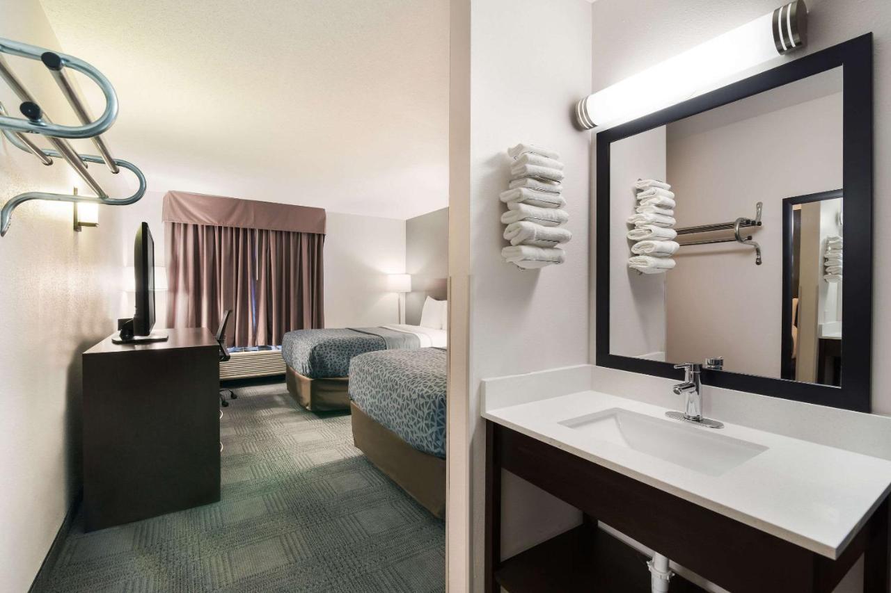 Econo Lodge Williston Kültér fotó